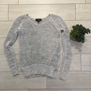 Open knit neutral/grey sweater